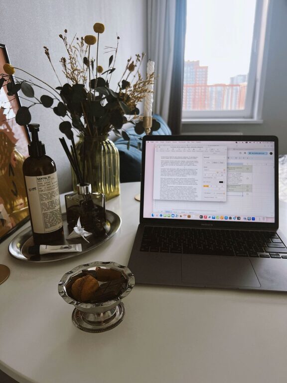 Tips for Creating a Cozy and Productive Home Office Space