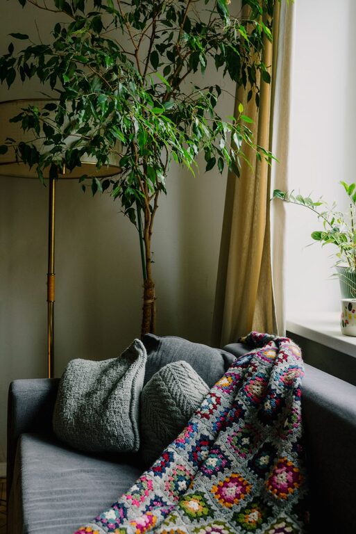 Simple Ways to Create a Cozy and Inviting Living Space at Home